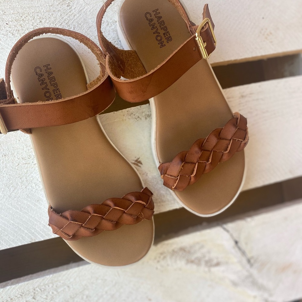 Harper Canyon sandals